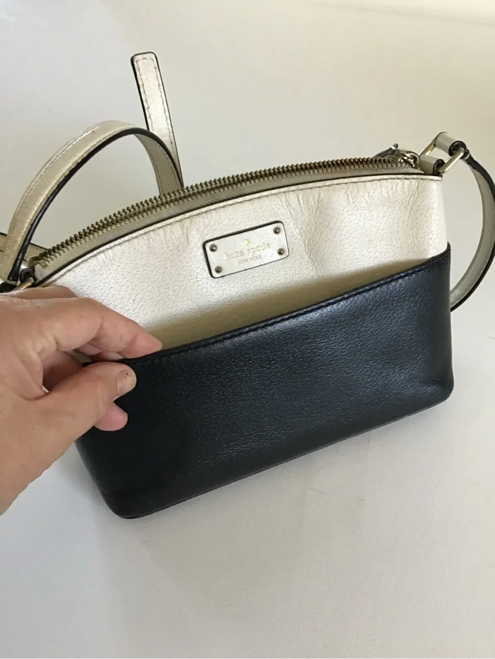 Kate Spade New York Grove Street Colorblock Crossbody Bag Black Cream Leather
